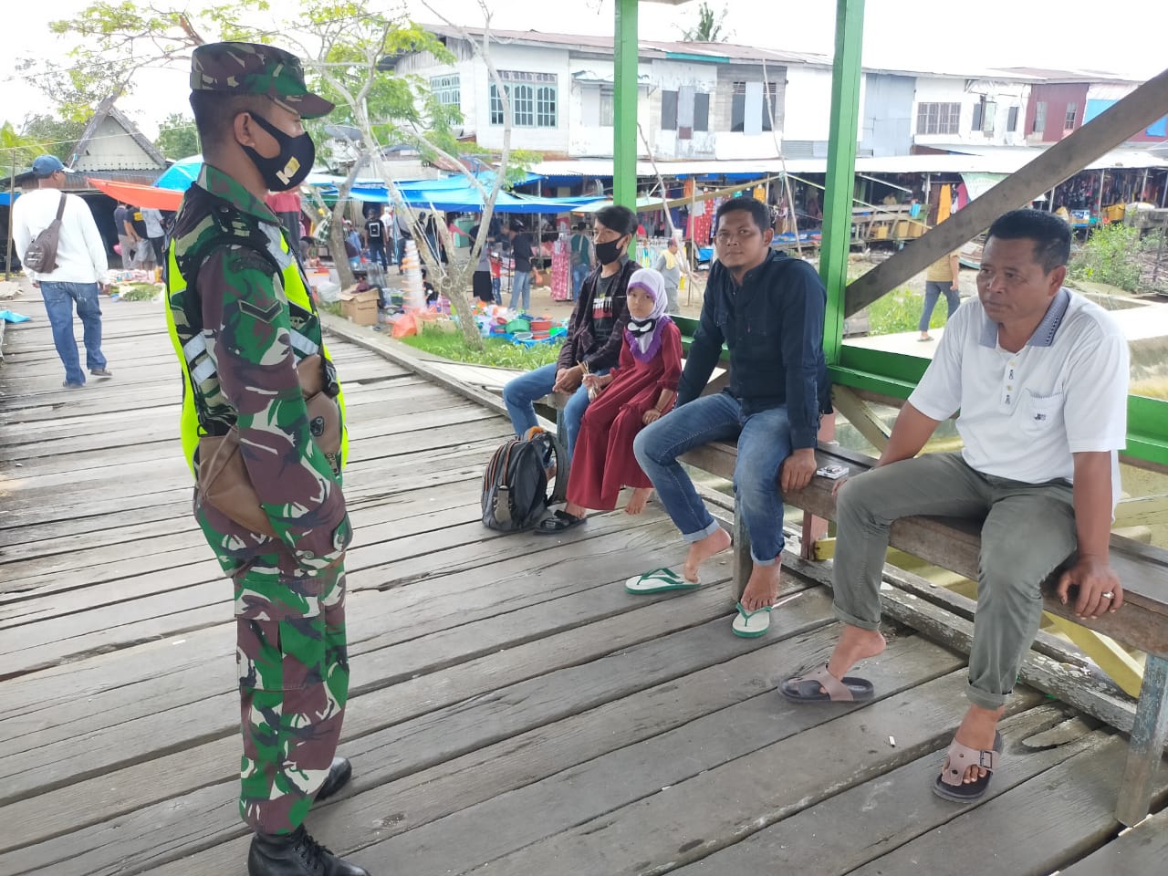 Tak Pernah Bosan Babinsa Koramil 04/Kuindra Ajak Masysrakat untuk Patuhi Protkes