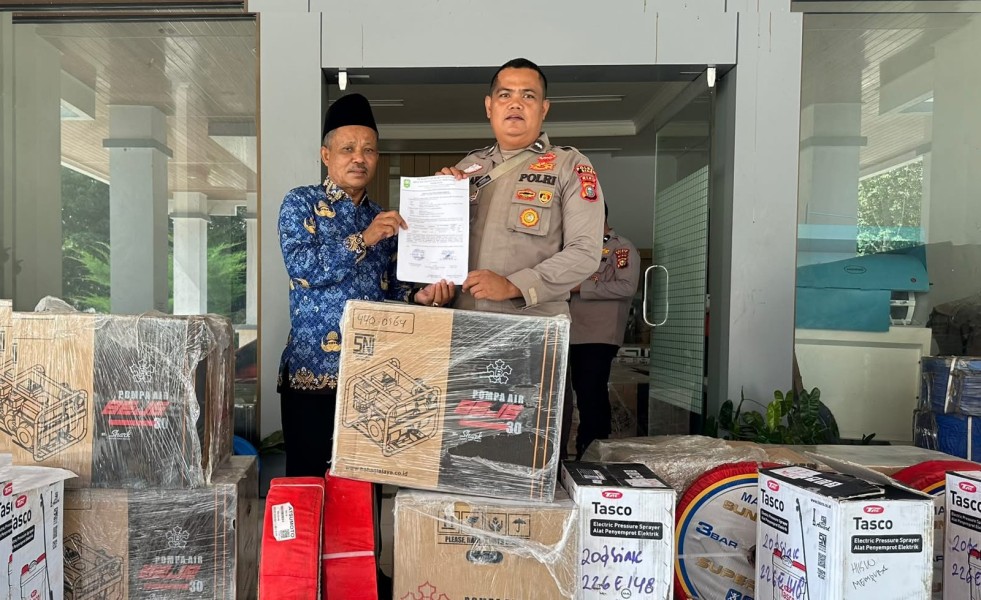 Kelompok Tani Binaan Polsek Koto Gasib Terima Bantuan Alsintan dari Dinas Pertanian Kabupaten Siak