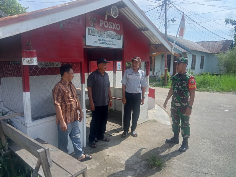 Babinsa Koramil 03/Tpl Komsos Dengan Tomas Di Wil Binaan