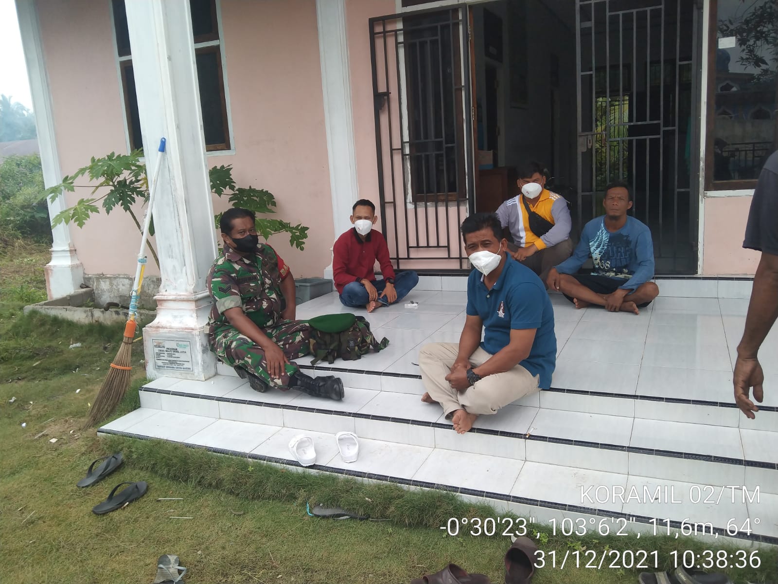 Babinsa Rutin Komsos di Pengalihan