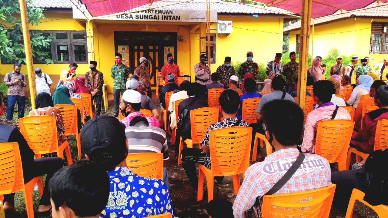 Pemdes Sungai Intan Salurkan Bantuan Sosial Tunai Tahap I