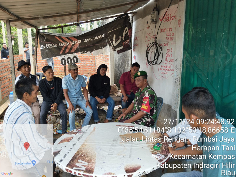 Babinsa Koramil 03/Tpl Gelar Komsos Bahas Keamanan Pilkada di Kecamatan Kempas