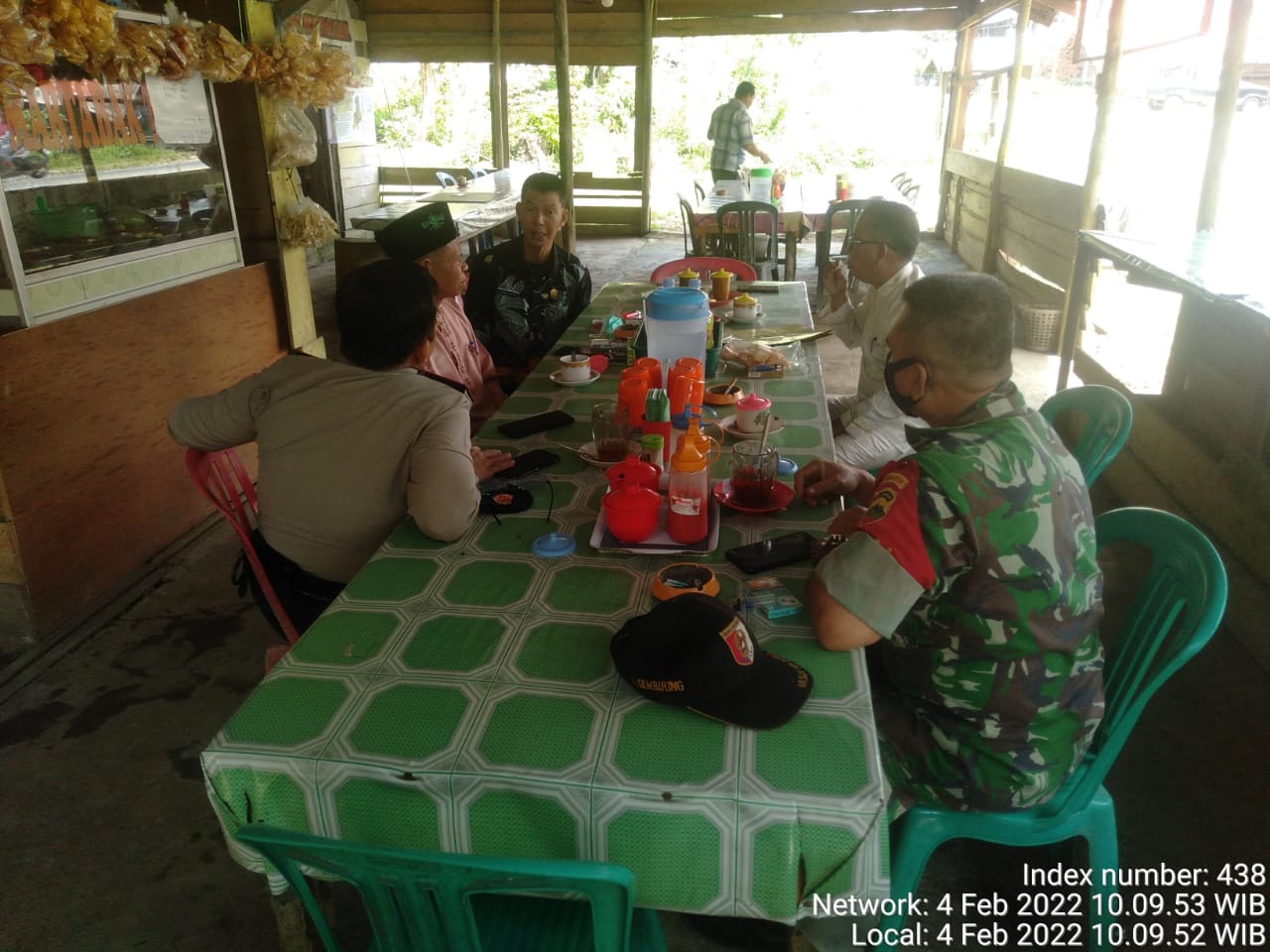 Babinsa Koramil 09/Kemuning Komsos Bersama Forkopimcam Kemuning