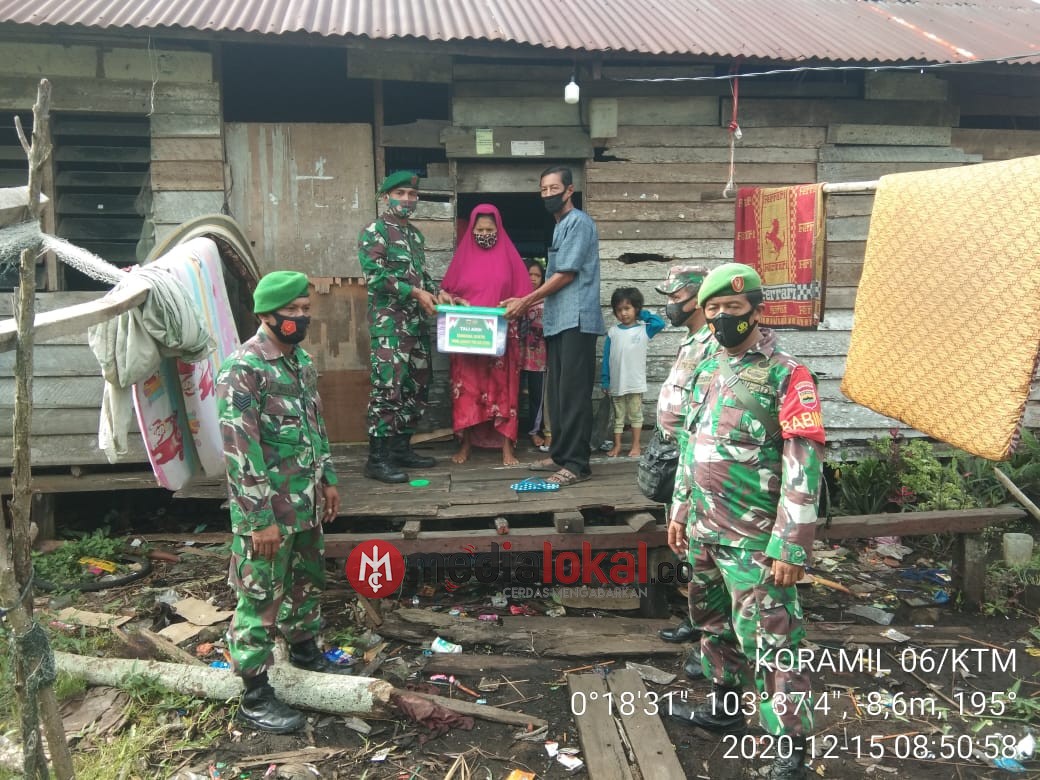 Para Babinsa Koramil 06/Kateman Berbagi Berkah di Hari Juang TNI-AD