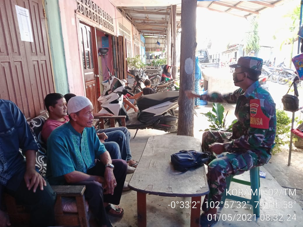 Babinsa Koramil 02/Tanah Merah Imbau Warga Berhati-hati Menjelang Lebaran