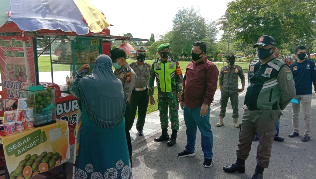 Tim Operasi Yustisi Terus  Lakukan  Penegakan Disiplin Prokes di Wilayah Taman Mahratu, Siak
