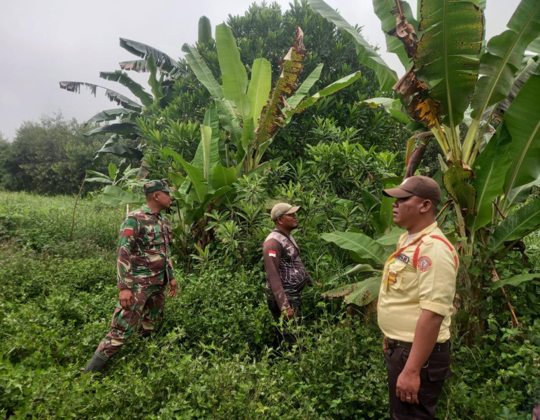 Babinsa Koramil 05/Gas Rutin Laksanakan Patroli Karlahut Di Desa Binaan