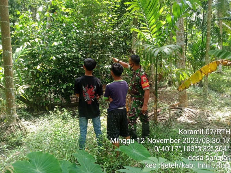 Patroli dan Sosialisasi Karhutla Secara Rutin Terus Dilakukan Babinsa Koramil 07/Reteh
