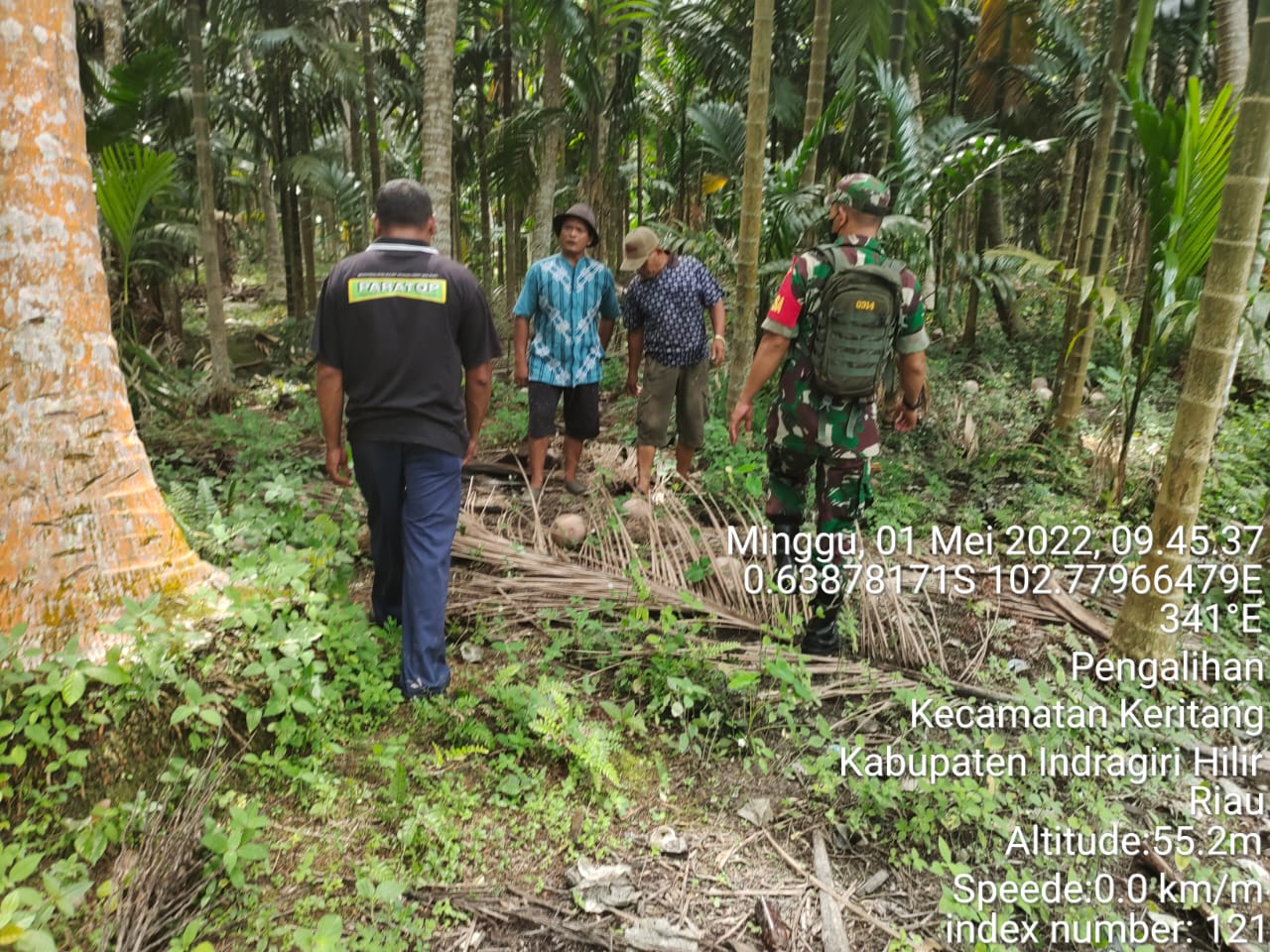 Dalam Mencegah Karlahut, Serda Darmadi Lakukan Patroli Rutin dan Sosialisasi