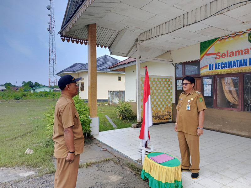 Camat Kuindra Pimpin Pelaksanaan Apel dan Ikrar Netralitas Pada Pemilu 2024