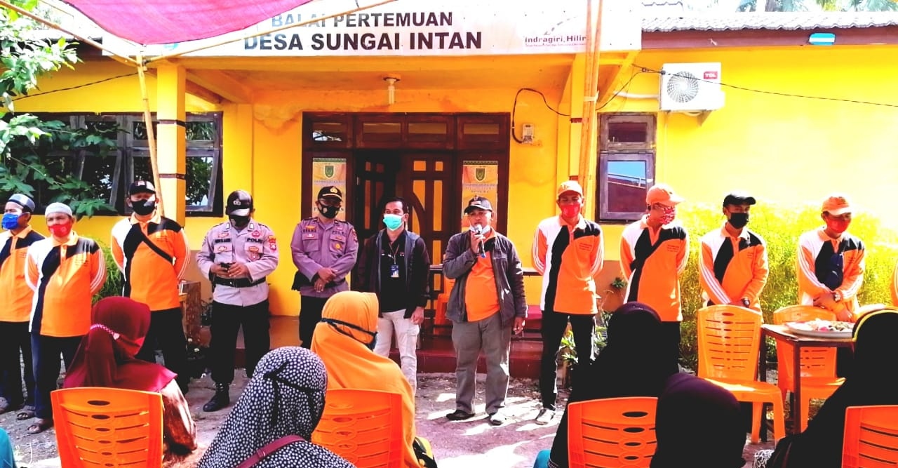 Sempena Penyaluran Bansos, Kades Sungai Intan Himbau Warga Jaga Lahan dari Kebakaran