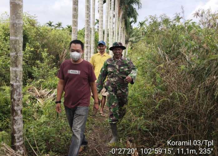 Cuaca Yang Tidak Menentu, Babinsa Koramil 03/Tpl Tetap Lakukan Patroli Karhutla