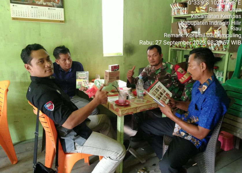 Bersama Pemuda, Babinsa Koramil 03/Tpl Ciptakan Hubungan Yang Harmonis Antar Sesama