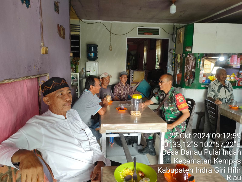 Melalui Komsos, Babinsa Koramil 03/Tpl Sertu Ichlas Manalu Himbau Masyarakat Ikut Sukseskan Pilkada Damai 2024