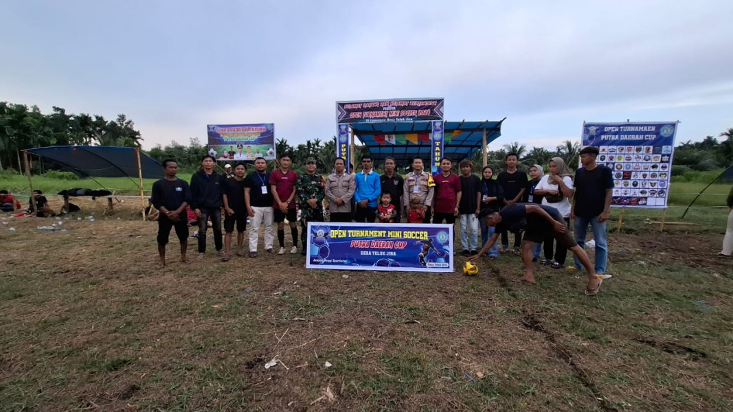 Babinsa Koramil 03/Tpl Hadiri Pembukaan Turnamen Mini Soccer Putra Daerah Cup Desa Teluk Jira