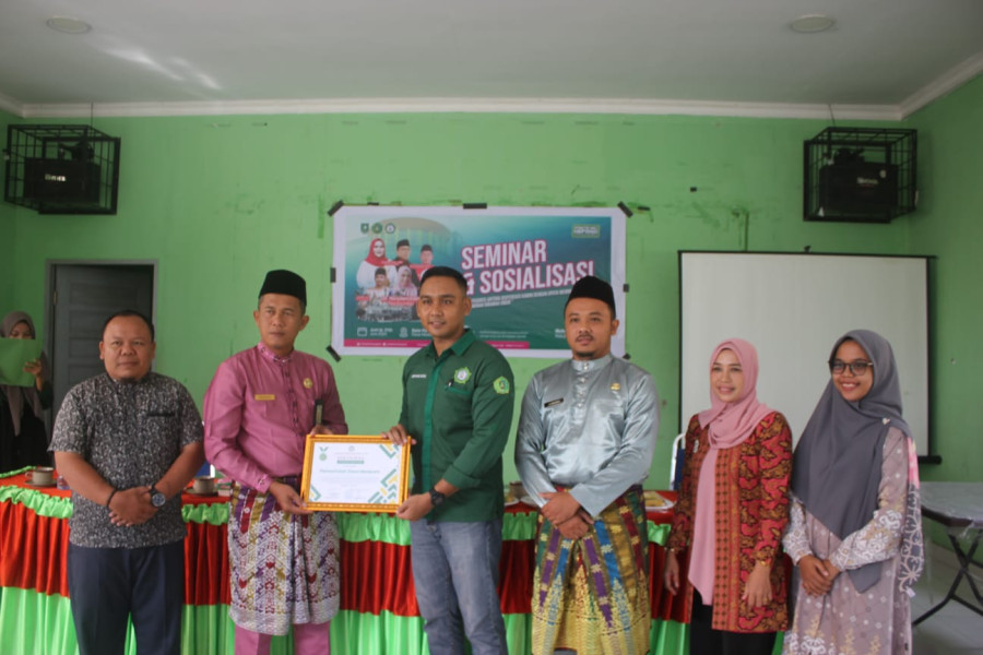 Dosen dan Mahasiswa HKI STAIN Bengkalis Lakukan Pengabdian Masyarakat di Desa Meskom