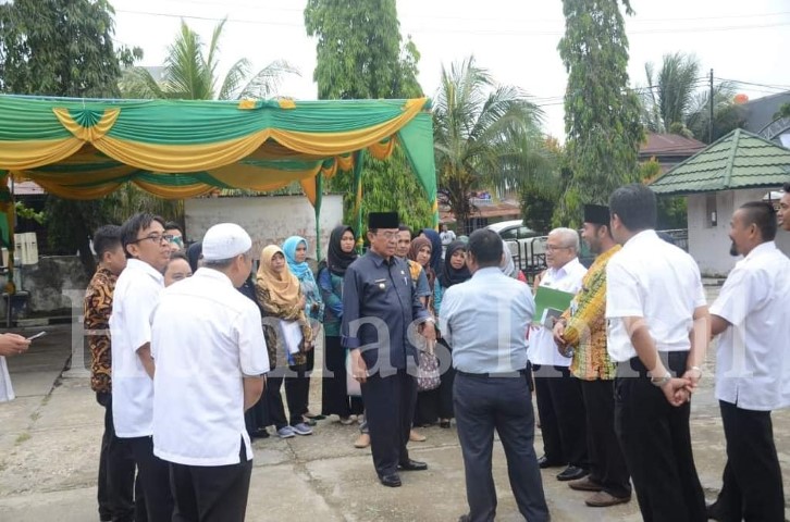 Bupati HM. Wardan Meninjau Persiapan Operasi Katarak gratis 