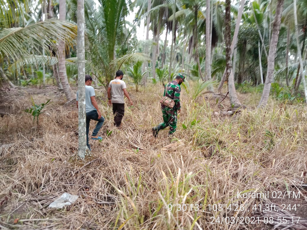 Personil Koramil 02/Tanah Merah Gencarkan Patroli Karhutla di Sungai Rukam