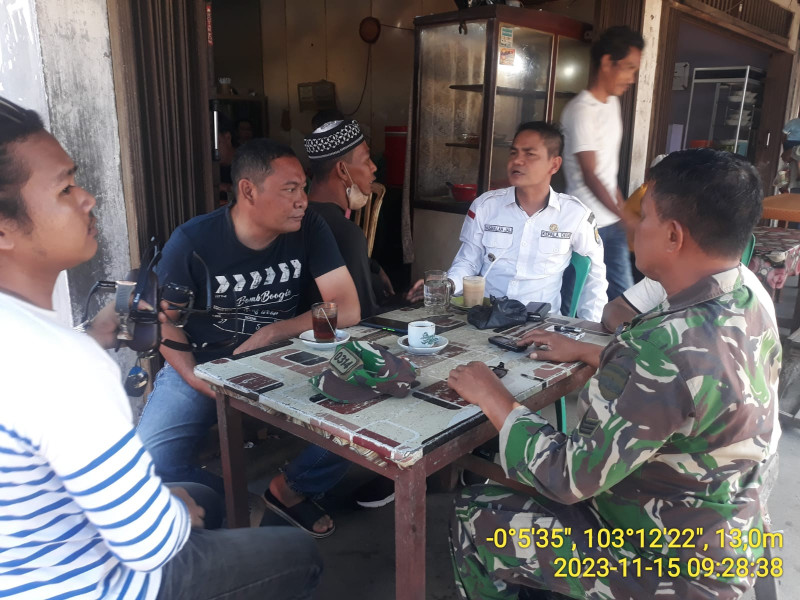 Tingkatkan Sinergitas Babinsa Koramil 05/GAS Serma Sasmito Laksanakan Giat Komsos