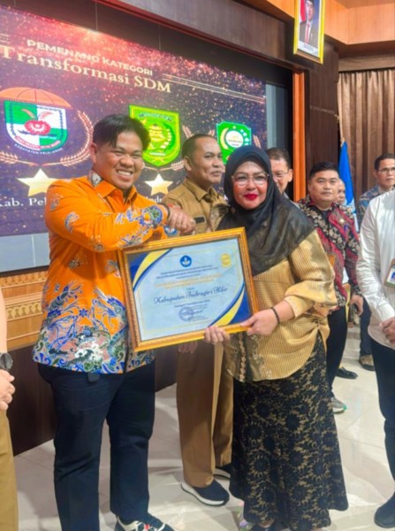 Kabupaten Inhil Raih Penghargaan Anugrah Pendidikan 2024: Motivasi untuk Meningkatkan Mutu Pendidikan