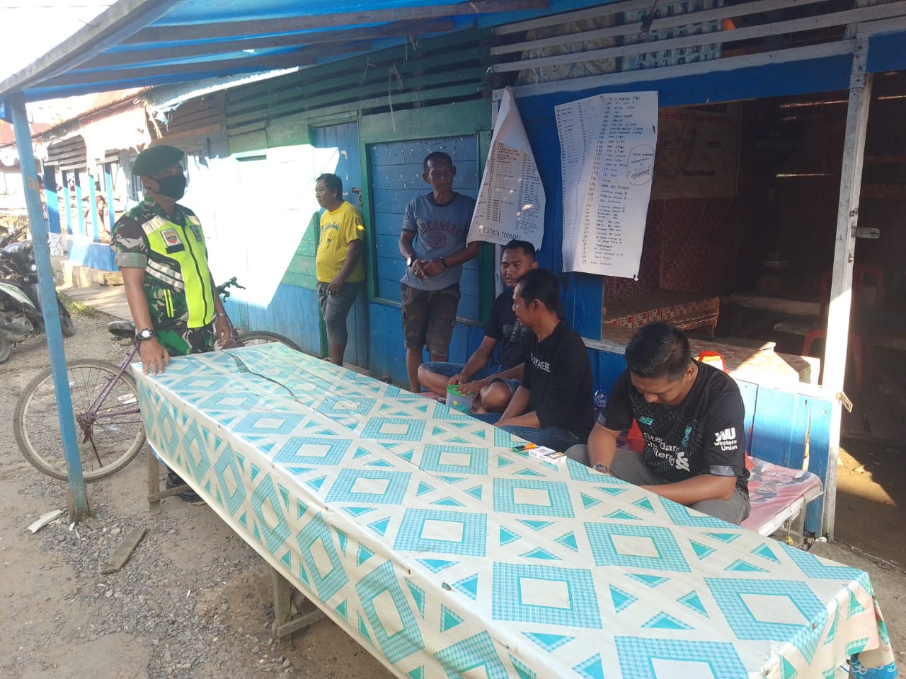 Penerapan Prokes Terus Dilakukan Guna Untuk Menjaga Kesehatan Oleh Anggota Koramil 04/Kuindra