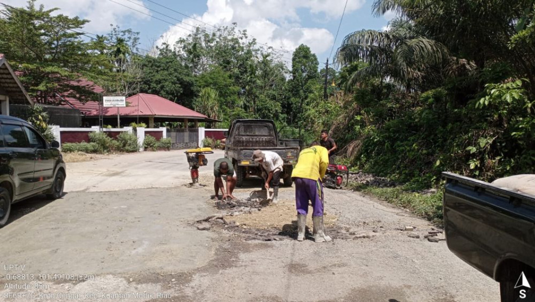 Dinas PUPR-PKPP Riau Lakukan Pemeliharaan Ruas Jalan di Kampar dan Kuansing
