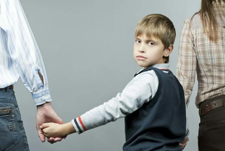 Dampak Overprotektif pada Tumbuh Kembang Anak