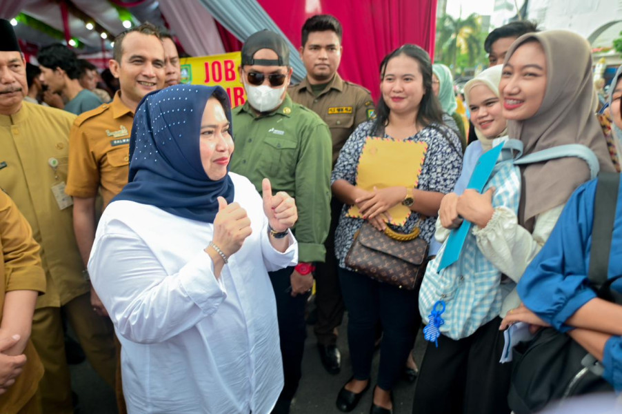 Kasmarni Buka Jobfair Tahun 2024, Peduli Terhadap Tenaga Kerja Lokal.