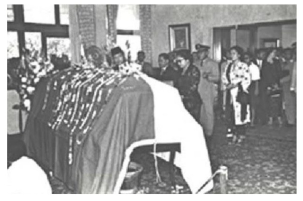 Bung Karno Minta Hamka Menyolatkan Jenazahnya