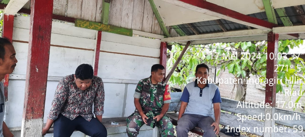 Koramil 07/Reteh Jalin Hubungan Yang Harmonis Melalui Komsos di Binaan