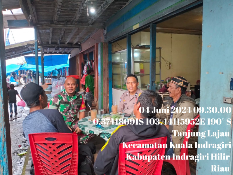 Babinsa Koramil 04/Kuindra Bersama Bhabinkamtibmas Untuk Terus Jaga Kekompakan dan Hubungan Baik