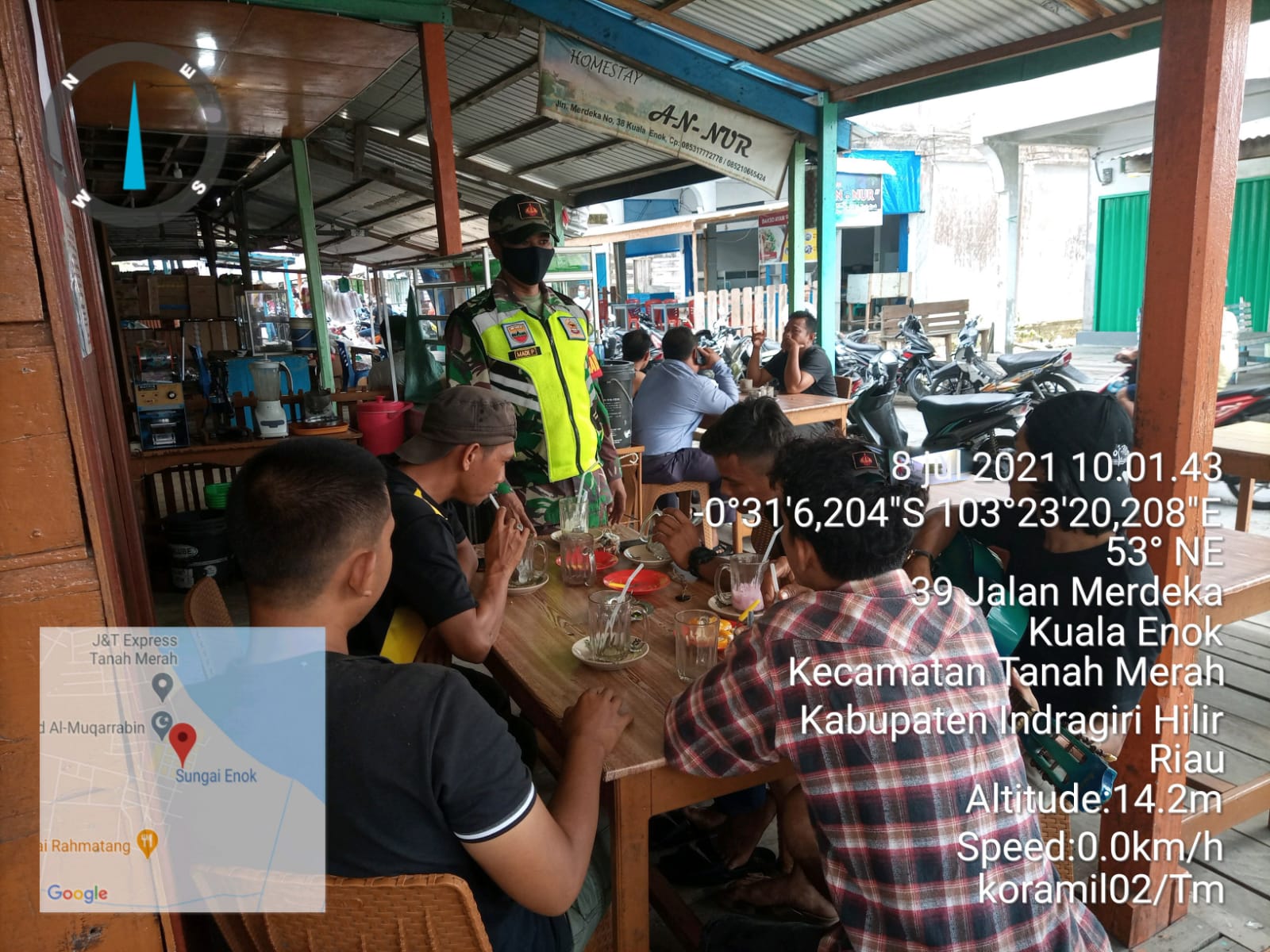 Babinsa 02/Tanah Merah Rutin Gelar Penegekan Protkes Terpadu