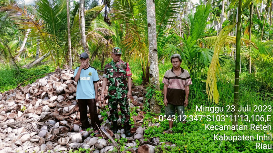 Rutin Patroli, Babinsa Koramil 07/Reteh Cegah Karhutla