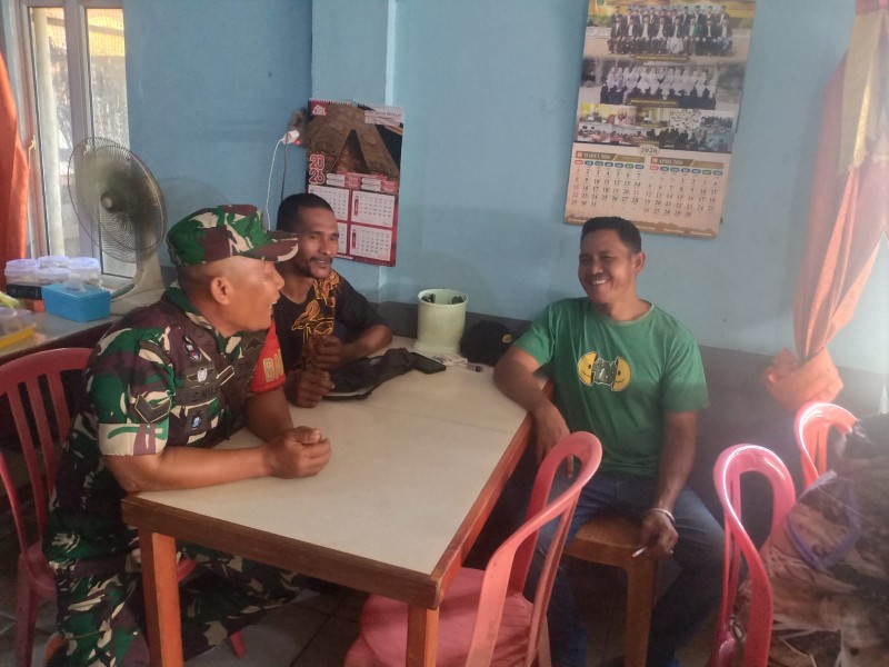 Bangun Komunikasi Yang Baik Dengan Mitra Karib Babinsa Koramil 03/Tpl Jalankan Komsos Di Wilayah Binaan