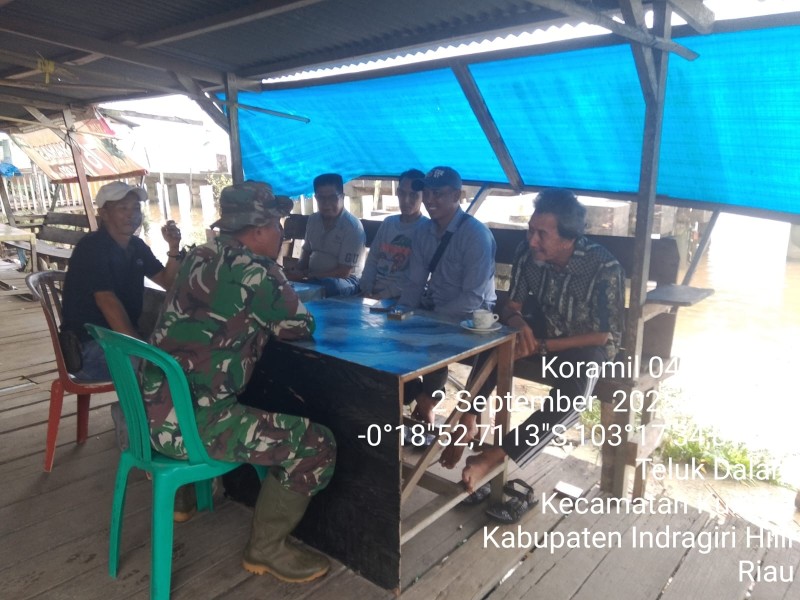 Sinergitas Babinsa Koramil 04/Kuindra dan Masyarakat: Komsos Berjalan Sukses