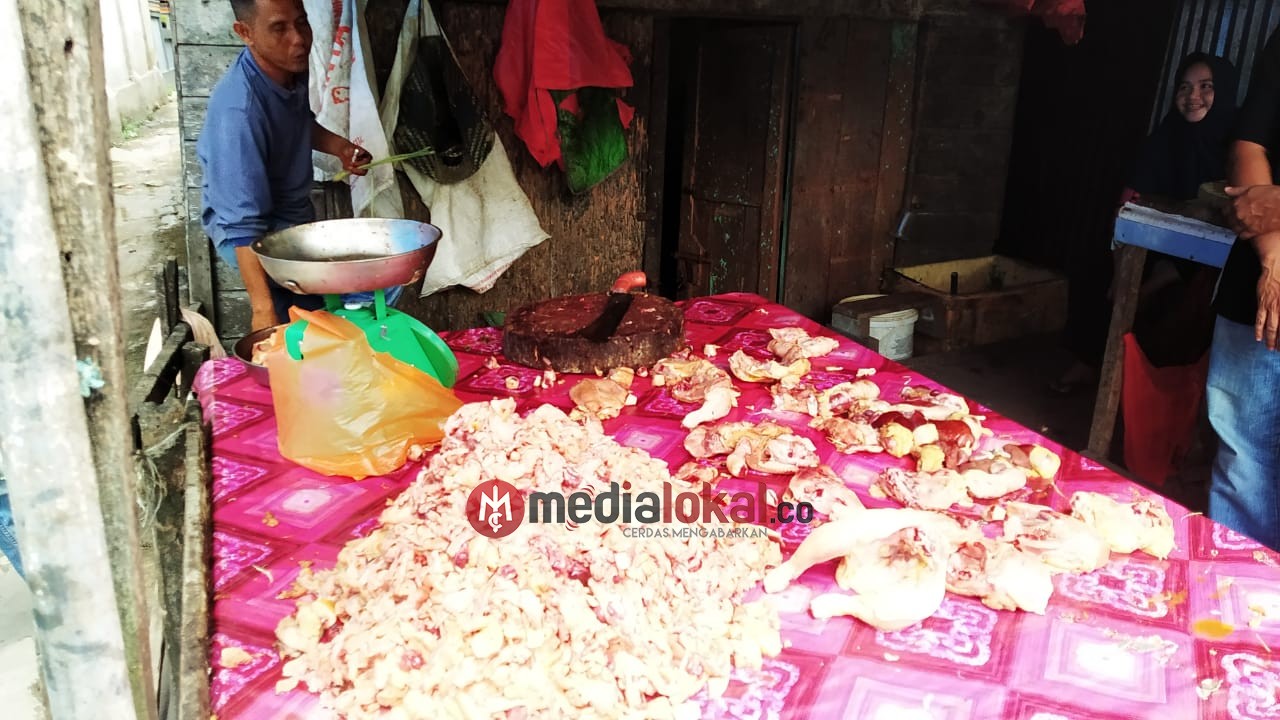 Sempat Melonjak Tinggi, Harga Daging Ayam Potong di Tembilahan Sekarang Berkisaran Segini