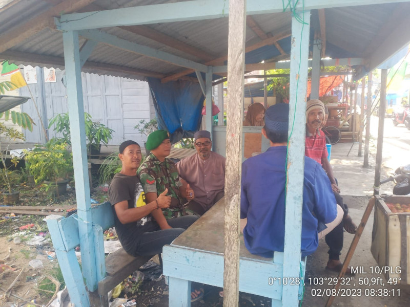 Timbulkan Rasa Saling Menghormati, Babinsa Koramil 10/Pelangiran Terus Jaga Kebersamaan Antara Sesama