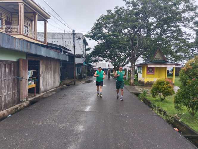Anggota Babinsa Latihan Binsik di Makoramil 03/Tpl