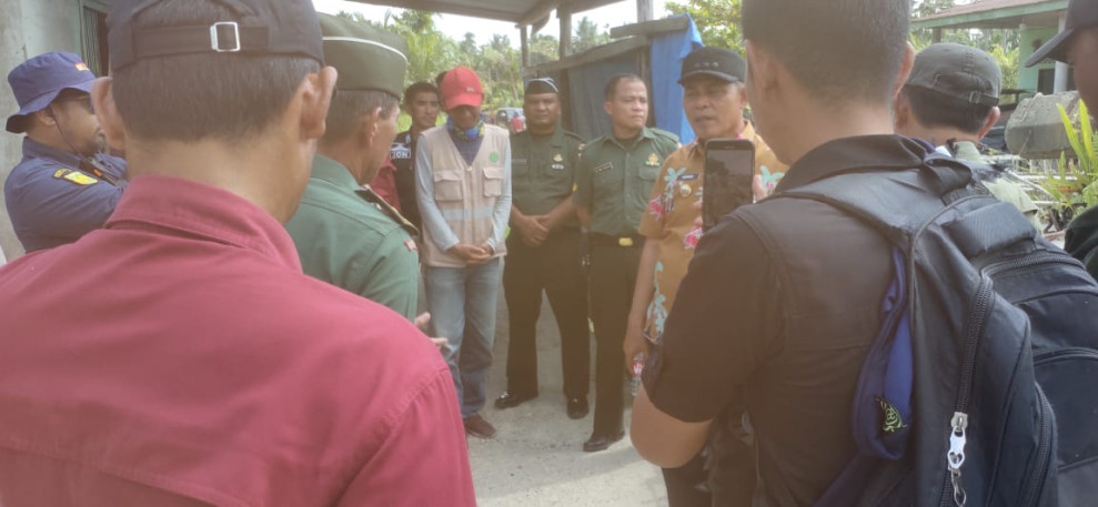 Tingkatkan Pembangunan Daerah, Babinsa Koramil 07/Reteh Bersama Pj Bupati Inhil Lakukan Kunjungan Kerja Terkait Jembatan Yang Akan Diperbaiki
