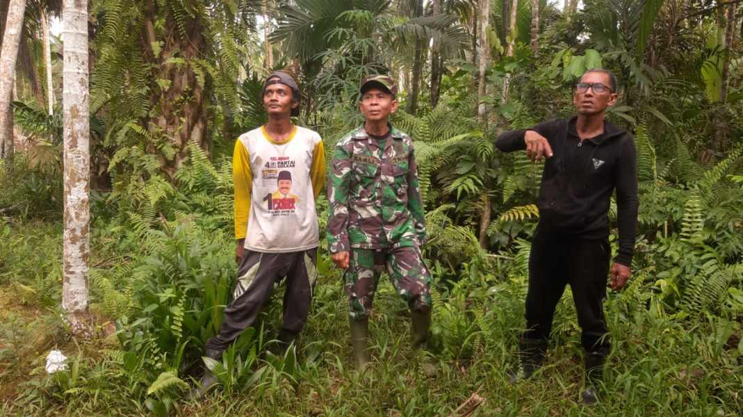 Babinsa Koramil 07/Reteh Terus Cegah Karhutla Bersama Masyarakat