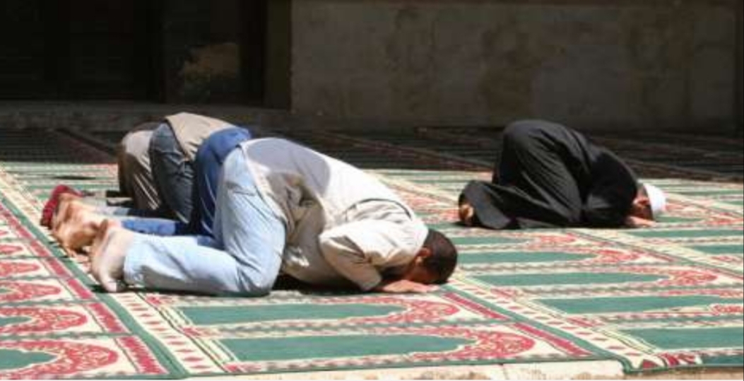 Imam Masjid Ini Ditangkap karena Tetap Gelar Salat Jumat Imam Masjid Ini Ditangkap karena Tetap Gelar Salat Jumat