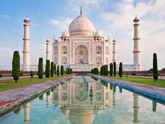 Kurangi Pengunjung Lokal, Tiket Masuk Taj Mahal Dinaikkan 5 Kali Lipat