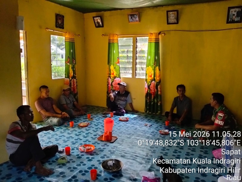 Polri-TNI Dan Warga Sapat Bersatu: Babinsa Kuindra Jaga Keakraban Demi Wilayah yang Damai