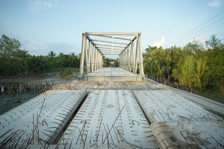 Capai Progres 86 %, Bupati Inhil Pinta Dinas PUTR Terus Gesa Penyelesaian Jembatan Pulau Kecil Reteh
