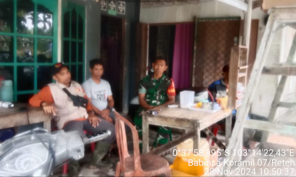 Babinsa Serka Yadi Yanto Tingkatkan Tali Silaturahmi Dengan Masyarakat