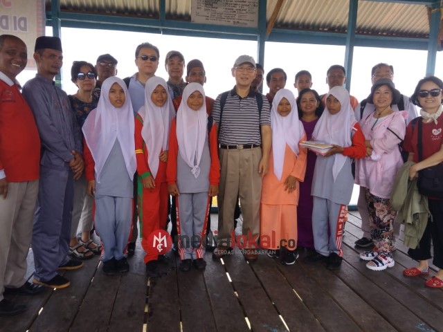 SMAN 1 Tanah Merah dan SMP N Satu Atap Tanjung Pasir Serta SMP N 1 Tanah Merah Ikuti Englis Camp