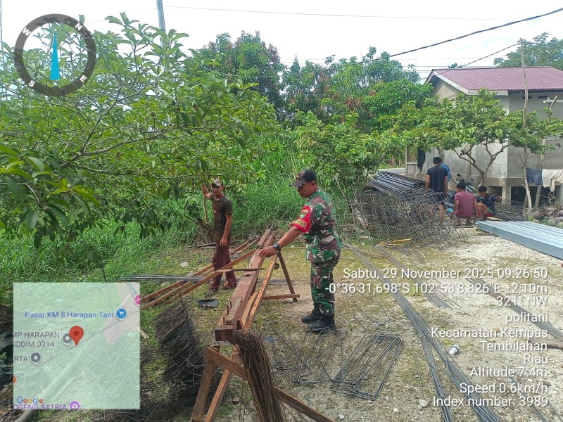 Babinsa Serka N. Sipayung Pantau Pembangunan Koperasi Desa Kalurahan Merah Putih di Harapan Tani