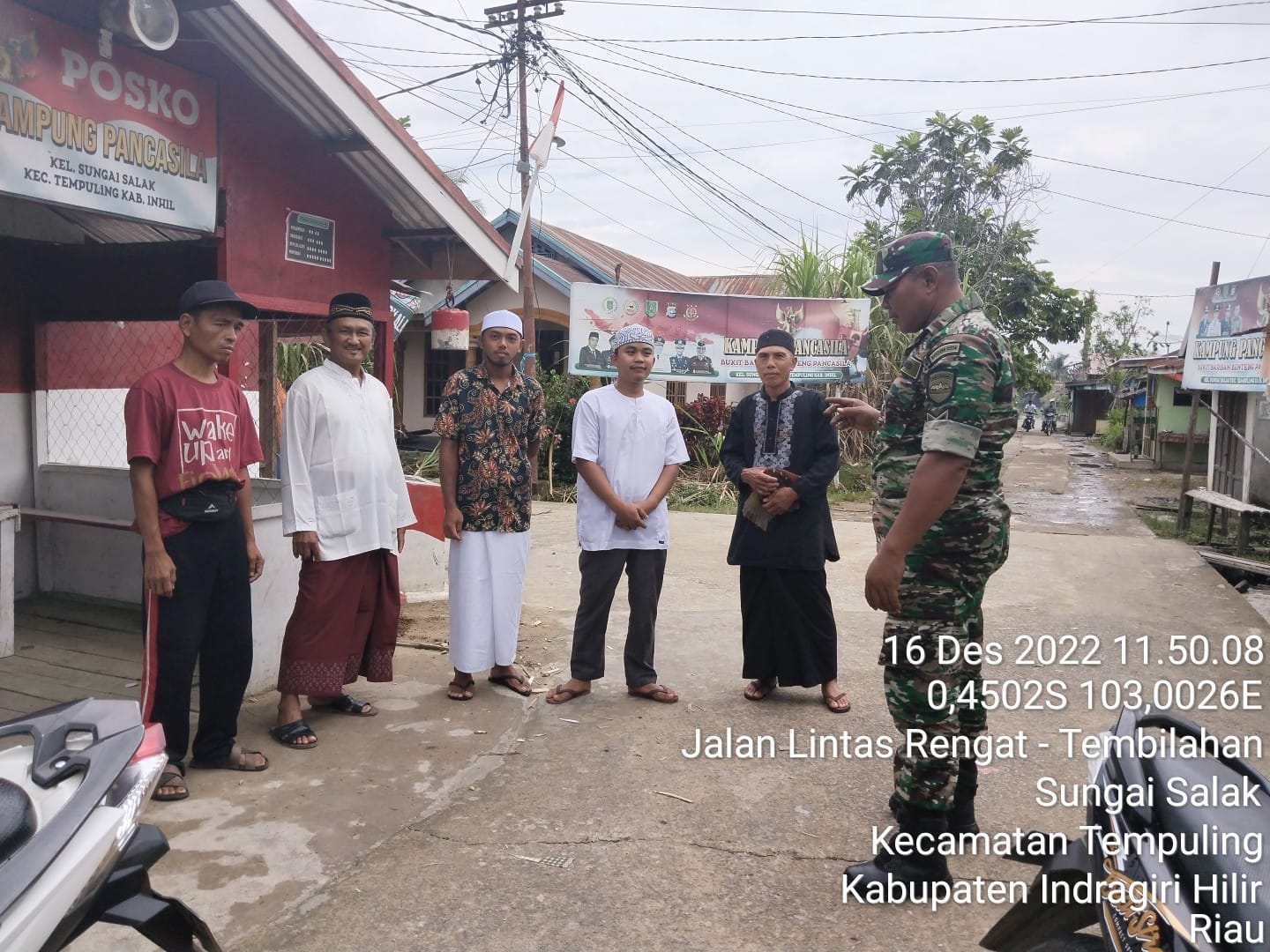 Babinsa Koramil 03/Tpl lomsos Dengan Tomas dan Toga Kampung Pancasila