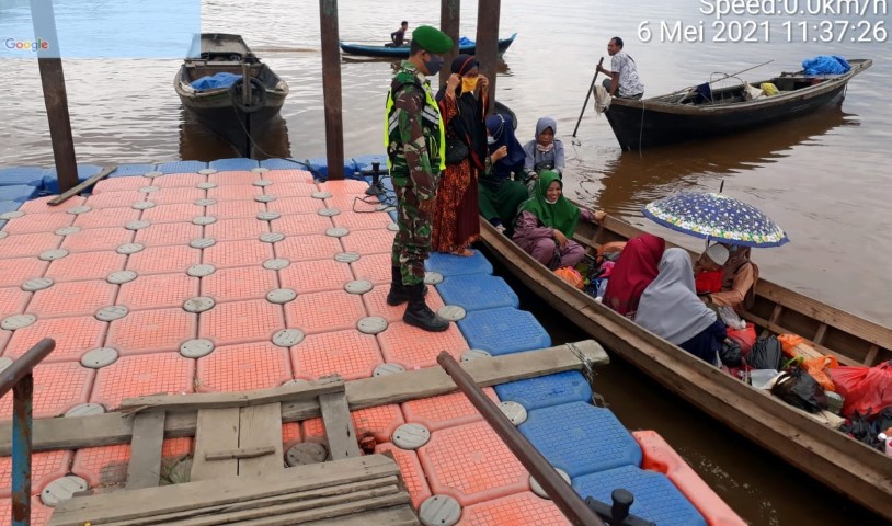 Pencegahan Penularan Covid-19 Klaster Pelabuhan Terus Dicegah Babinsa Koramil 12/Batang Tuaka