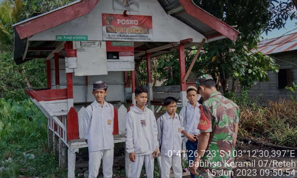 Koramil 07/Reteh Himbau Pelajar Agar Menghindari Narkoba dan Pergaulan Bebas